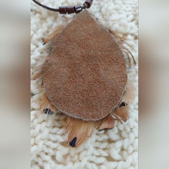 Vintage Choker Bohemian Hippie 1960s Handmade Feather & Nut Choker - Picture 3 of 9